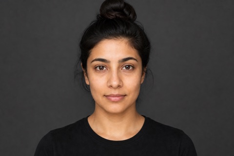 Example: front face on dark grey background with even lighting